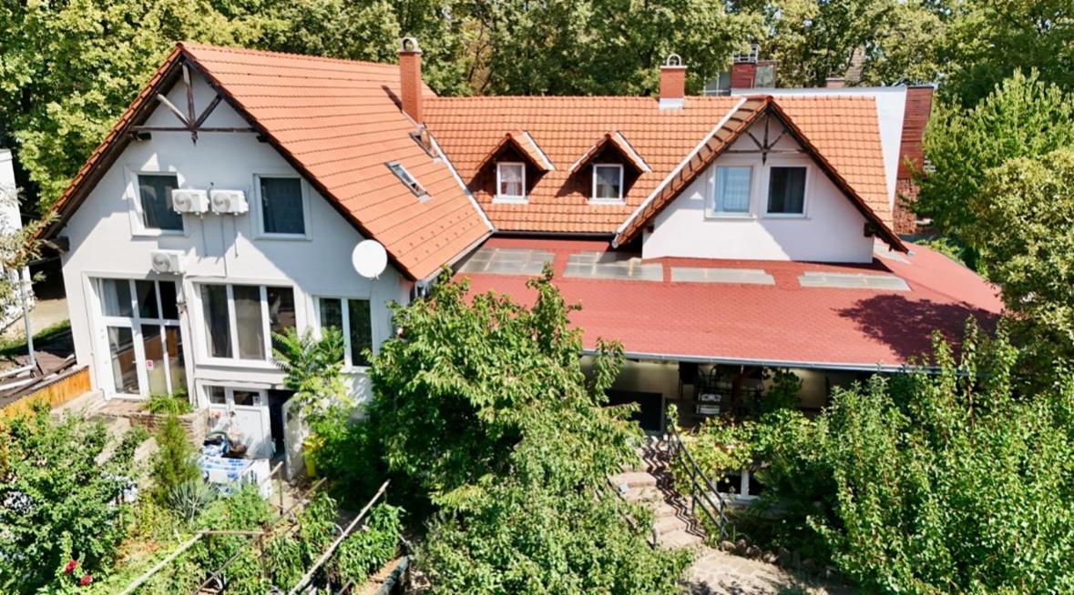 فندق Goldschmiedt Vendeghaz Palkove المظهر الخارجي الصورة